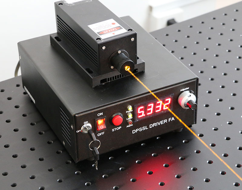 Yellow dpss laser 589nm 100mW with power supply